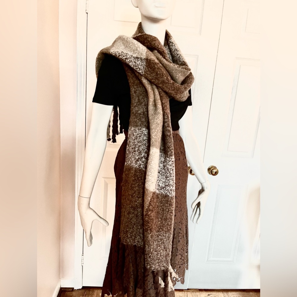 PIECES Women's Multi Tone Plaid Knit Scarf Brown/Beige/Oatmeal - Picture 3 of 8